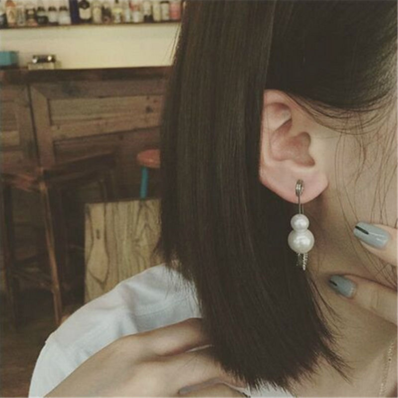 Single Pearl Pin in Silver Earring